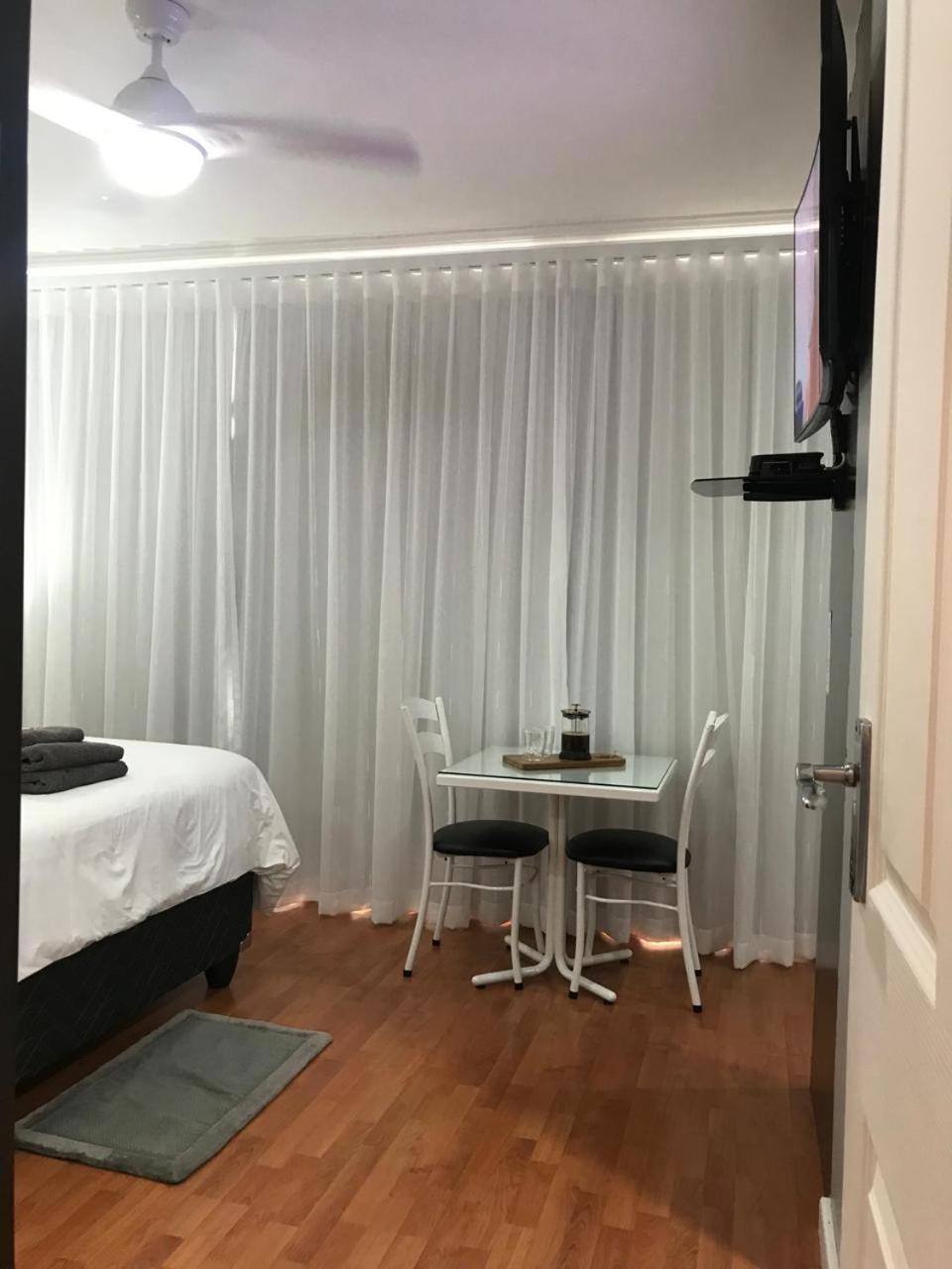 Sky Holiday House East London Bagian luar foto