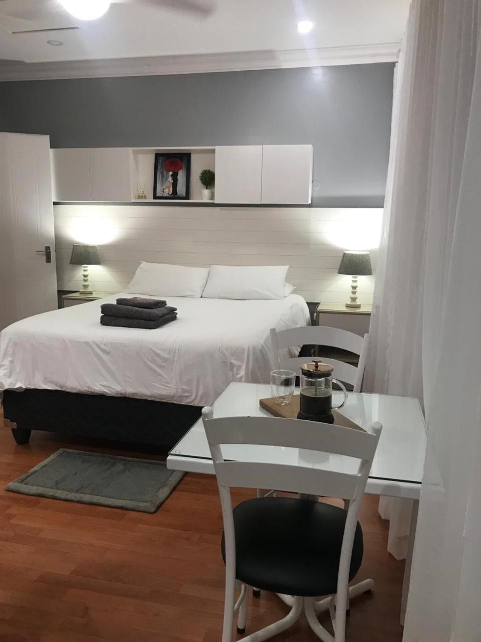 Sky Holiday House East London Bagian luar foto